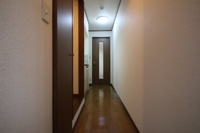玄関　※別室の参考写真の為、現況優先です。
