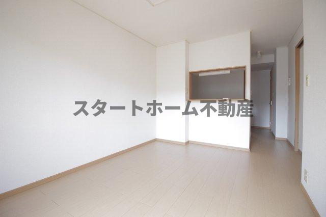 居室・リビング　こちらのリビングで趣味の時間をお楽しみください