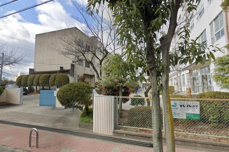 小学校　名古屋市立浦里小学校（小学校）まで410m