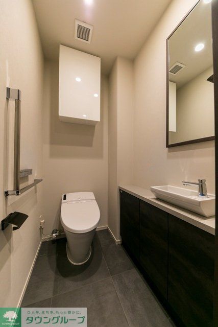 トイレ　※写真は同タイプ住戸です。