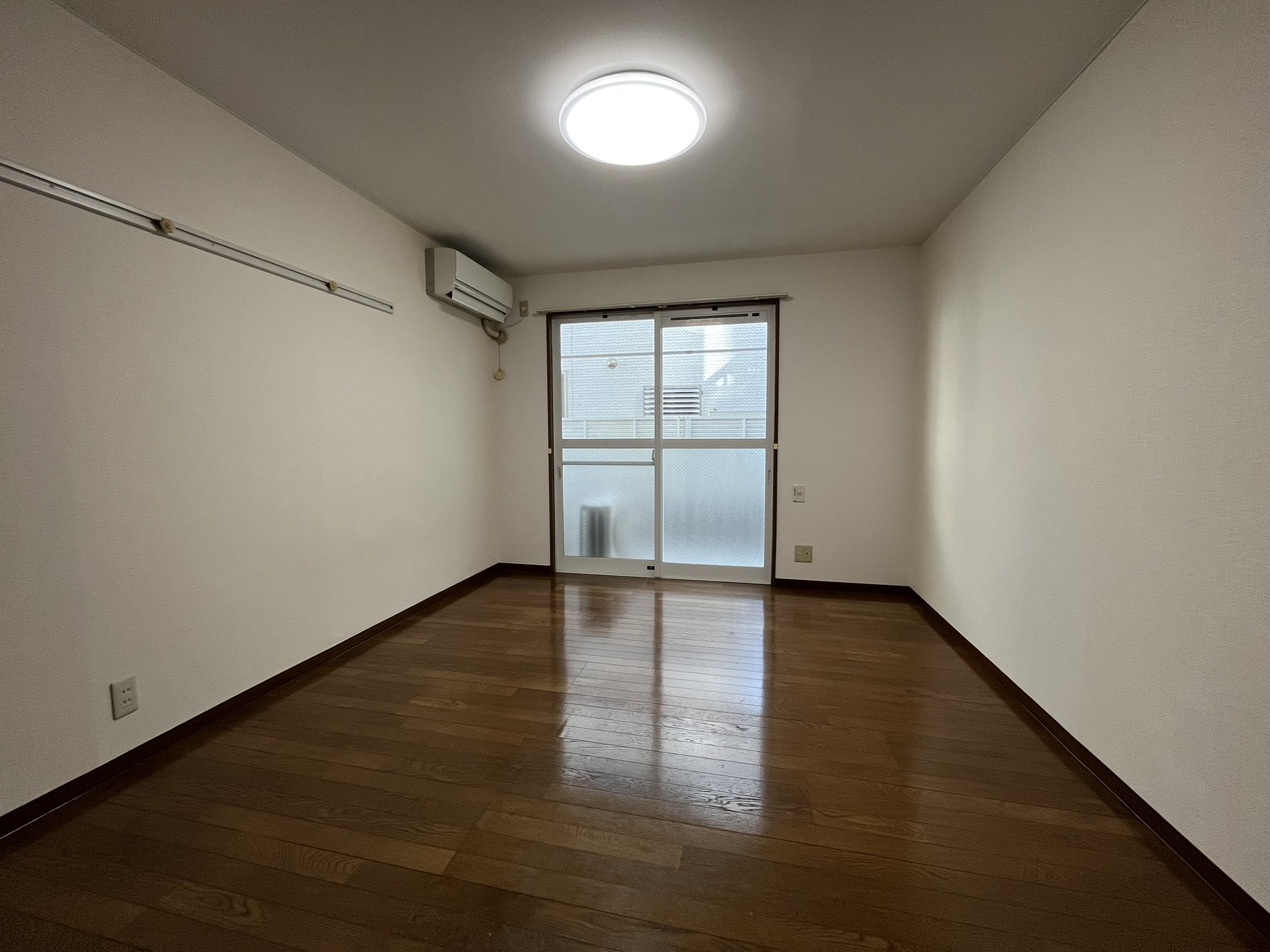 クレスト長町の居間写真