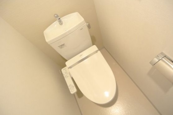 地下鉄中央線 阿波座駅 徒歩8分 15階建 築12年のトイレ写真