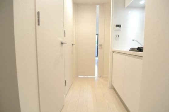 地下鉄中央線 阿波座駅 徒歩8分 15階建 築12年の玄関写真