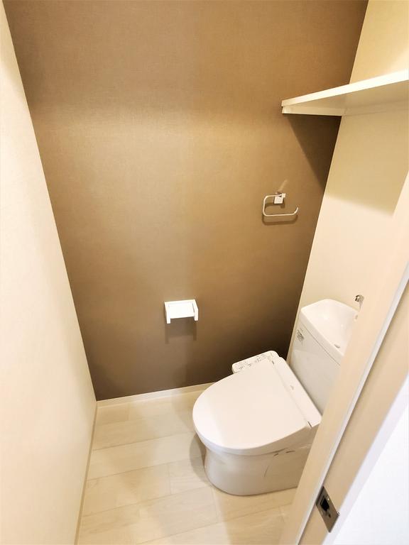 トイレ　トイレは温水洗浄機能付きです。