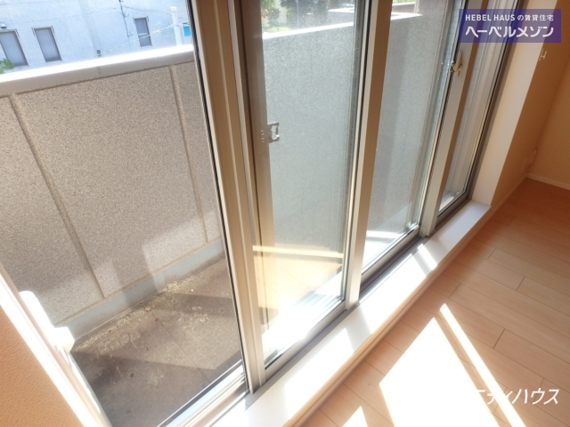 バルコニー　[参考]同建物206の内装（現況優先）