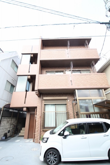 広島市西区高須のマンションの建物外観