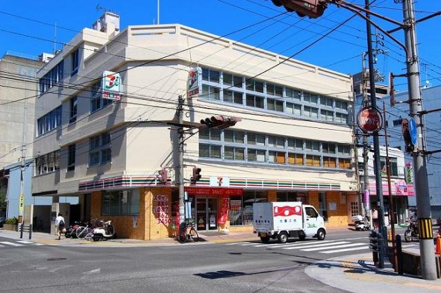 コンビニ　セブンイレブン高松中央町（コンビニ）まで53m