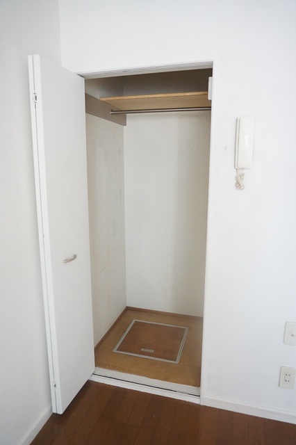 収納　増えがちな荷物をスッキリ収納できる大きめの収納です♪