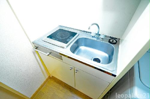 キッチン　設備・仕様は号室により異なる為、現況を優先致します。