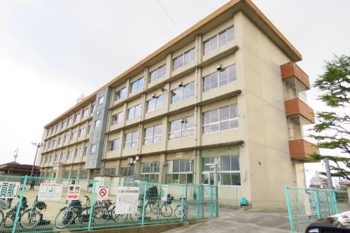 【福山市新浜町のアパートの小学校】