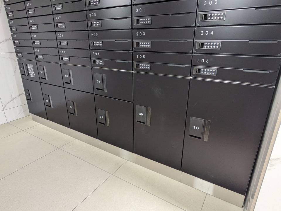 エントランス　宅配ボックス