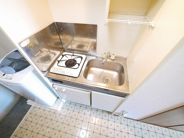 キッチン　ゆったり過ごせるリビングです