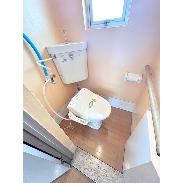 トイレ　ウォシュレット付きトイレ