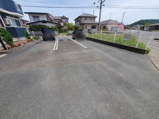 【アルカディアの駐車場】