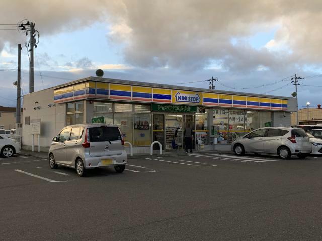 コンビニ　ミニストップ郡山亀田店（コンビニ）まで325m