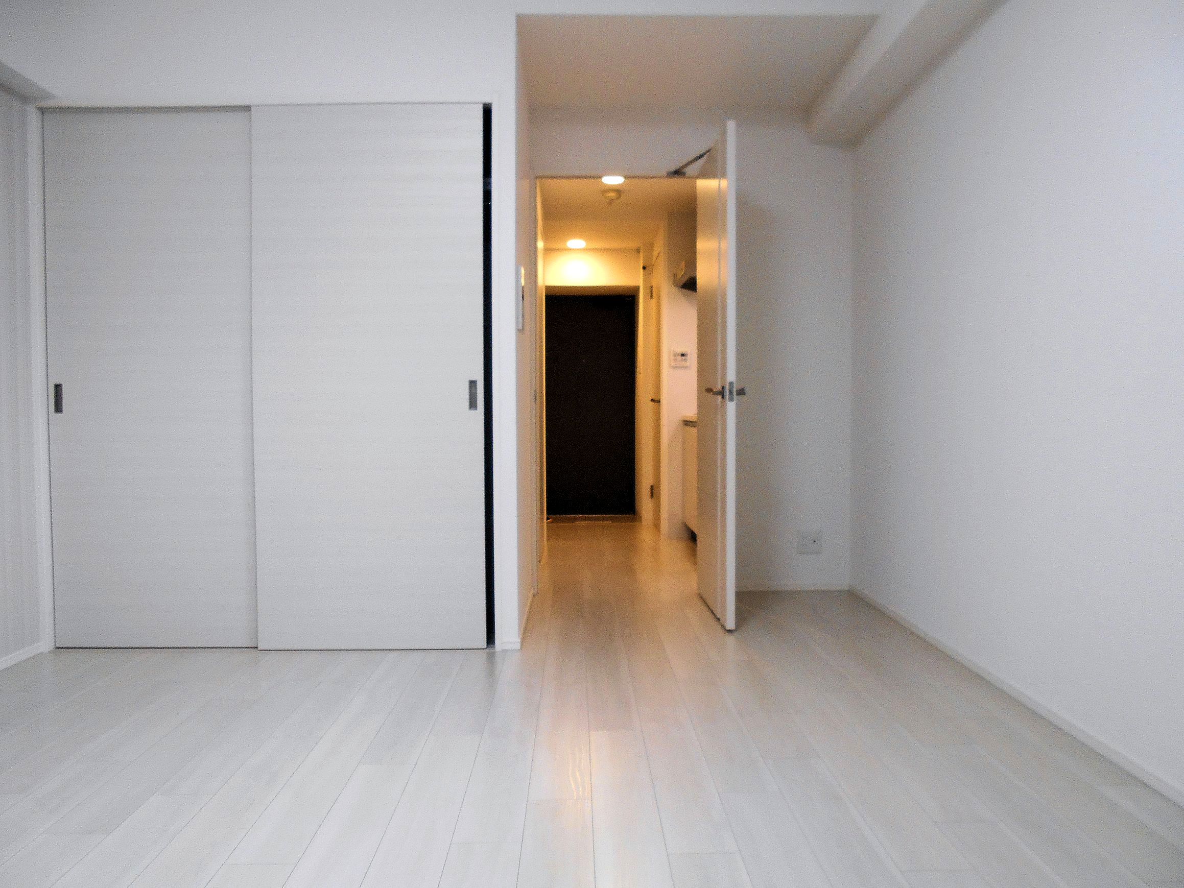 居室・リビング　広々8帖洋室