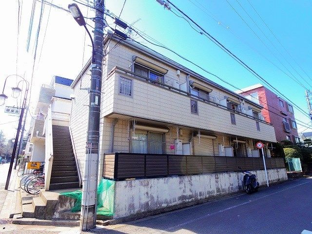 清瀬市松山のアパートの建物外観