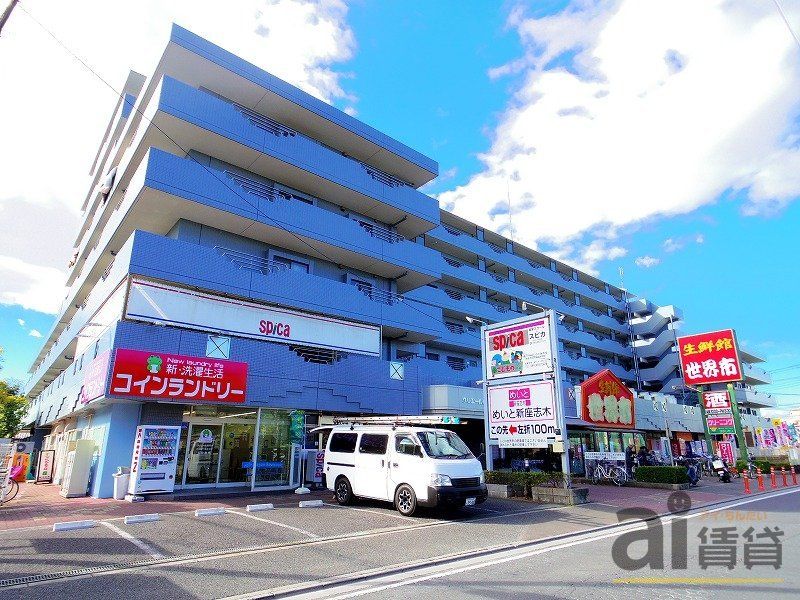 新座市野火止のマンションの建物外観