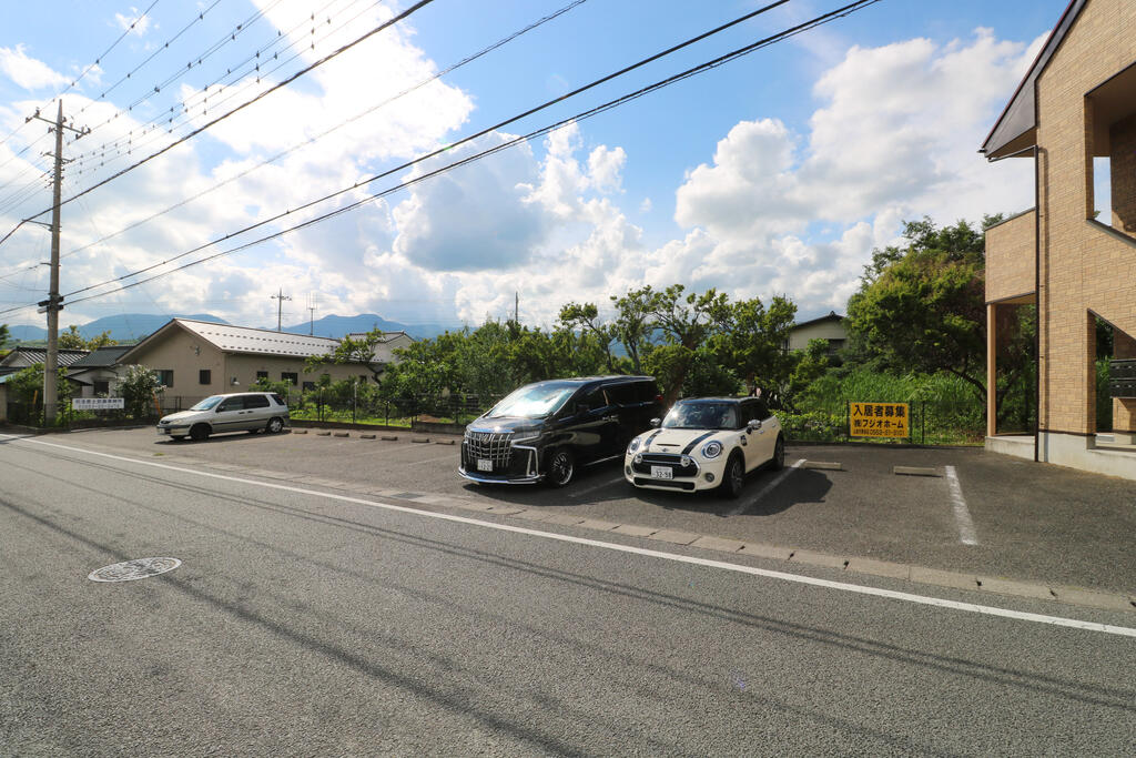 【ポレルの駐車場】