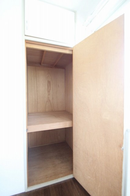収納　写真は別号室のものです。
