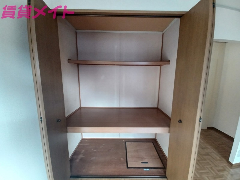 収納　同一タイプ写真