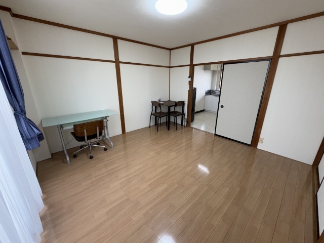 その他部屋・スペース　※机やイスは残置物です。