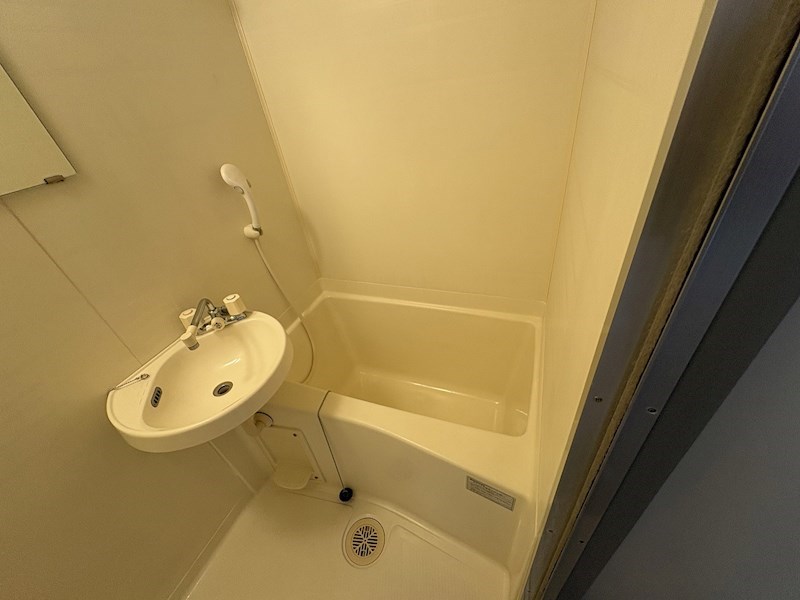 バス・シャワールーム　清潔感のあるお風呂で一日の疲れを癒しましょう。