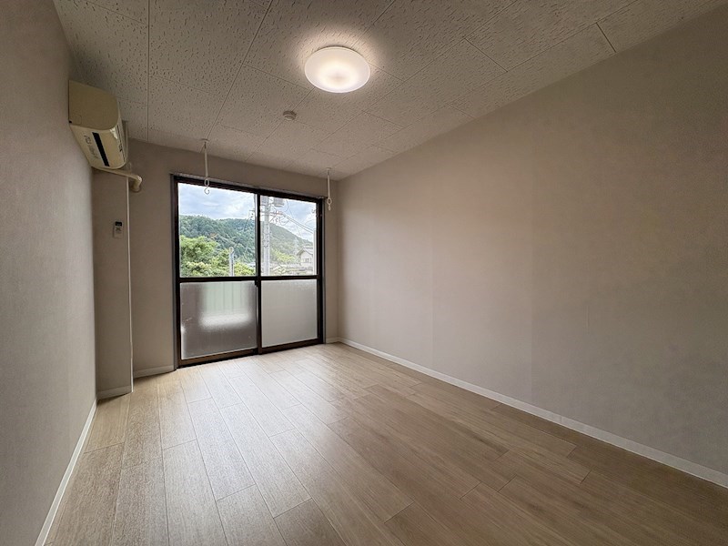 その他部屋・スペース　南向きの明るいお部屋です。