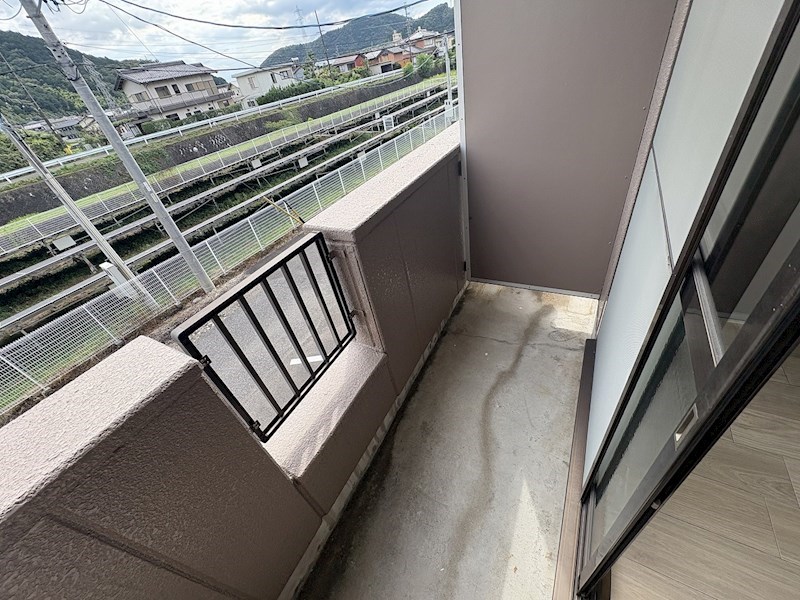 バルコニー　南向きのバルコニーですので、陽当たり良好です。