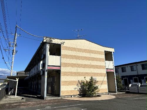 【レオパレスフルールの建物外観】