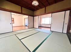 多治見市元町貸家の居間写真