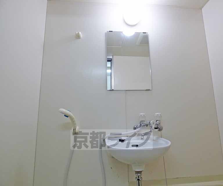 洗面設備　シンプルな洗面所です。