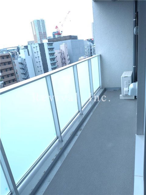 バルコニー　広々したバルコニーでございます