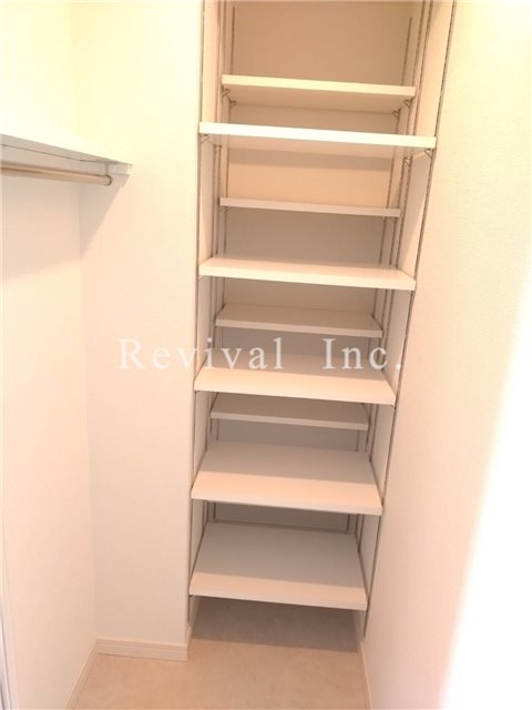 その他設備　シューズインクローゼットも豊富にございます