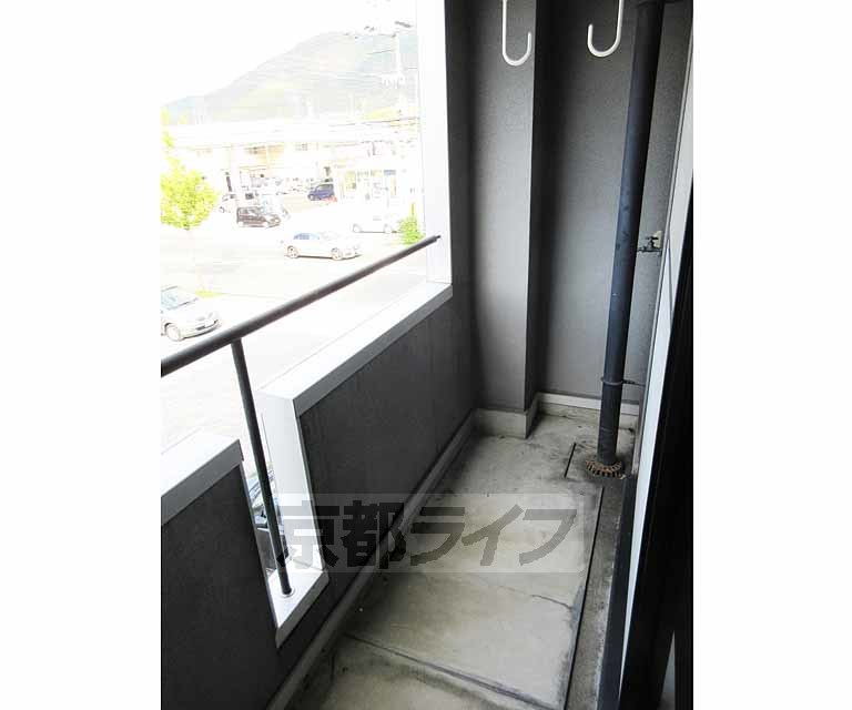 バルコニー　洗濯物も干しやすい広さのバルコニー