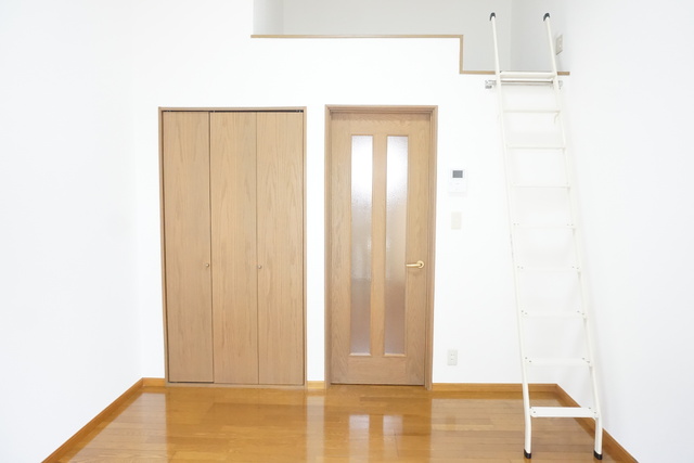 その他部屋・スペース　２面採光の洋室７帖☆