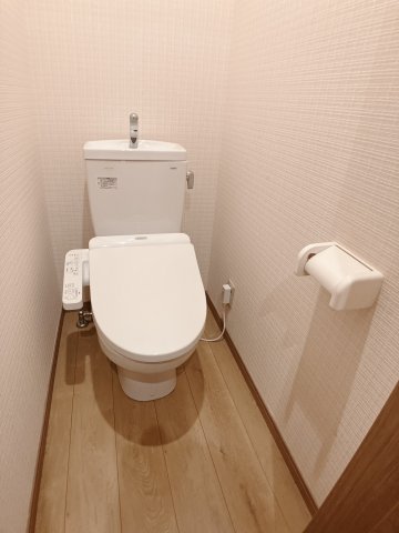 トイレ　ウォシュレット完備