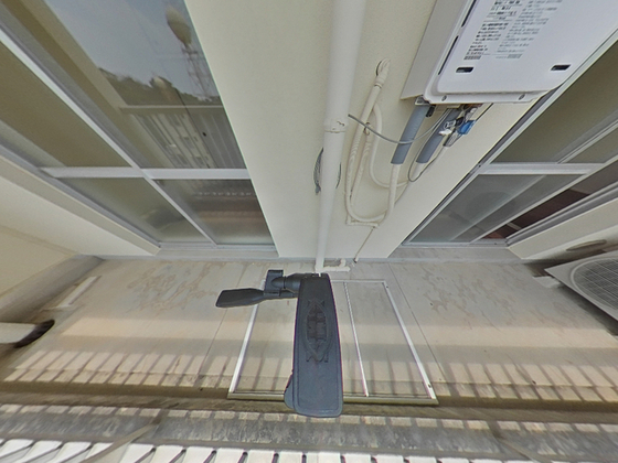 バルコニー　す