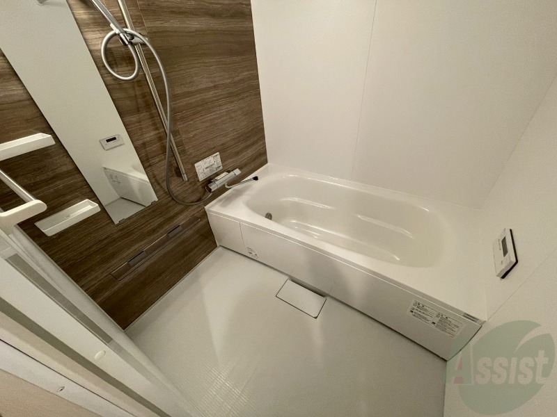 バス・シャワールーム　お風呂になります。一日の疲れを癒してくださいね。