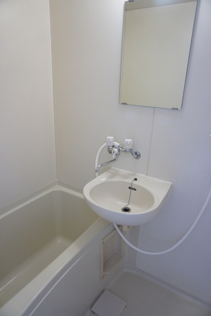 バス・シャワールーム　洗面ボウルのあるバスルーム☆