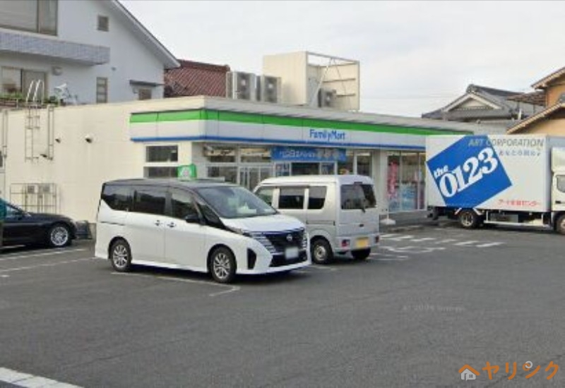 コンビニ　ファミリーマート大森駅南店（コンビニ）まで153m