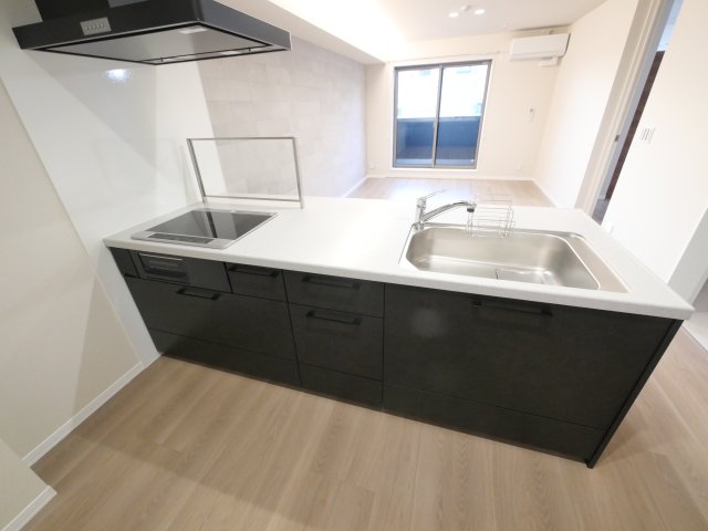 キッチン　コンパクトなキッチンで掃除もラクラク