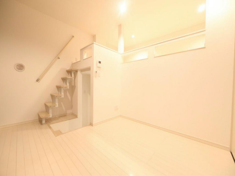 居室・リビング　洋室6帖　ロフト5.8帖（収納にも寝室にも使えます）