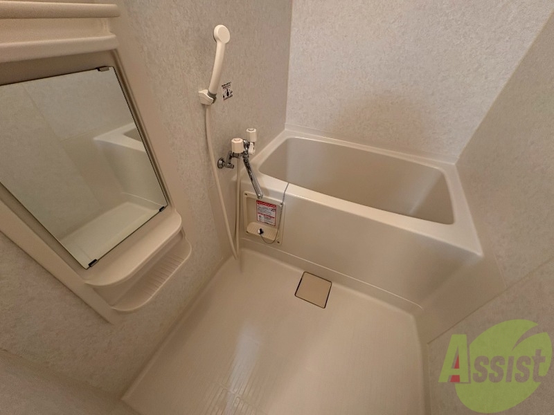 バス・シャワールーム　お風呂になります。一日の疲れを癒してくださいね。