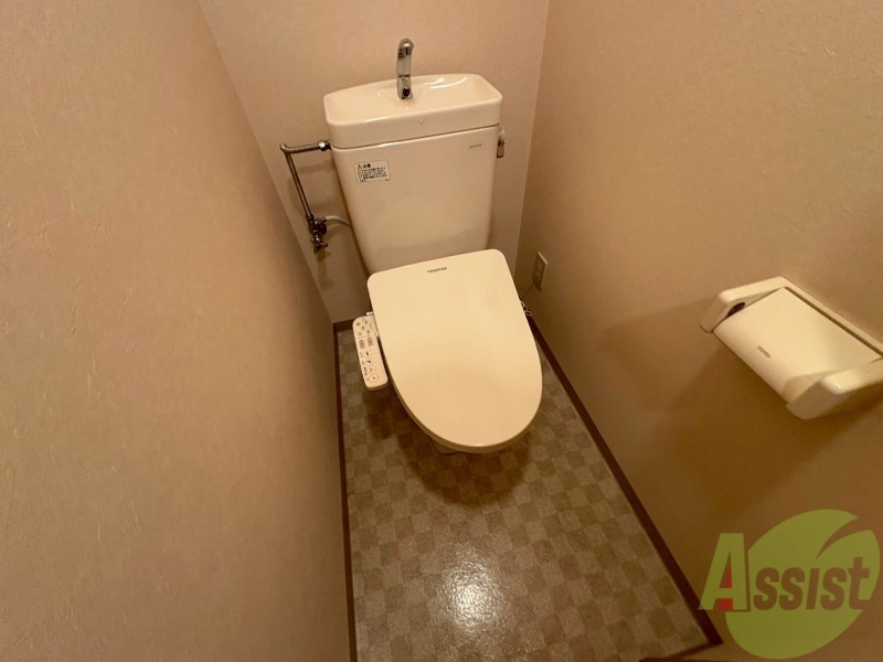 トイレ　こちらはトイレです。清潔感があり、安心して使用できます。