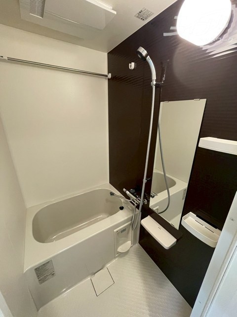 バス・シャワールーム　おしゃれなお風呂です！