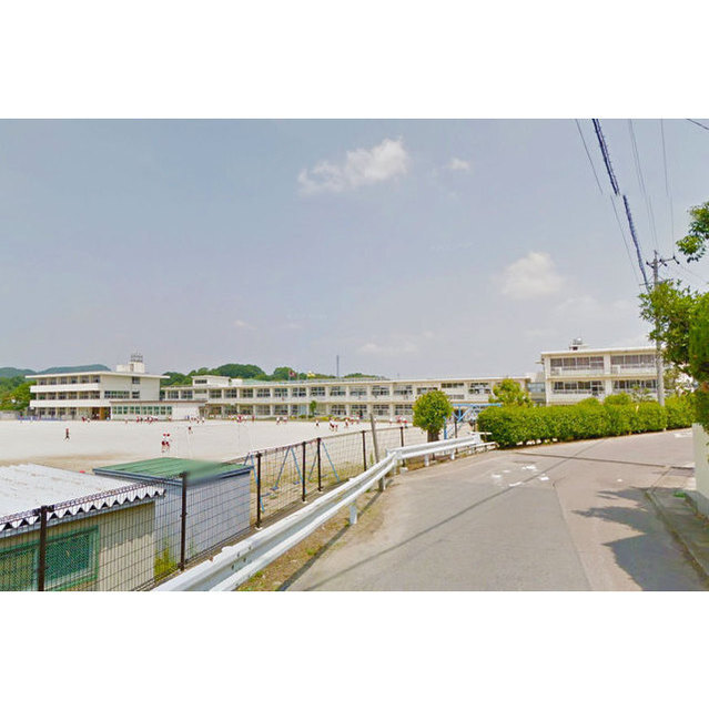 小学校　可児市立春里小学校（小学校）まで1368m