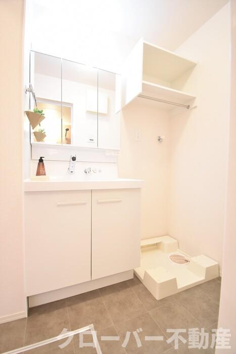 洗面設備　洗髪洗面化粧台・室内洗濯機置場