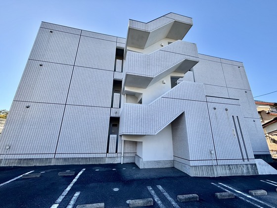 パールヒルズの建物外観