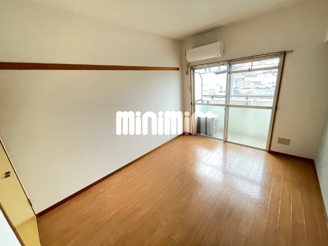 居室・リビング　室内に洗濯機を置けます